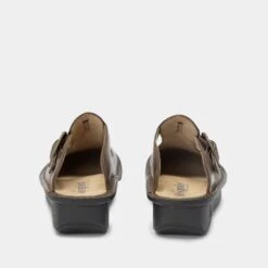 Classic Oiled Brown Shoe -Fashion Shoe Store ALG 7412 S3 ca29e2ed d5cb 4313 8f5a f98e3222e44c