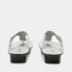 Vella Silver Sandal -Fashion Shoe Store VEL 6130 S3